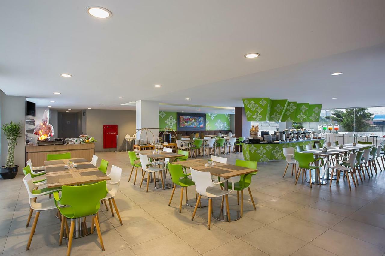 Khas Pekanbaru Hotel Екстер'єр фото